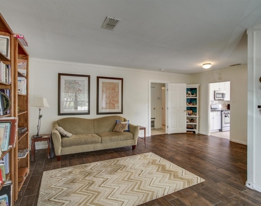 4615 Ribbecke Ave - Photo Thumbnail 3