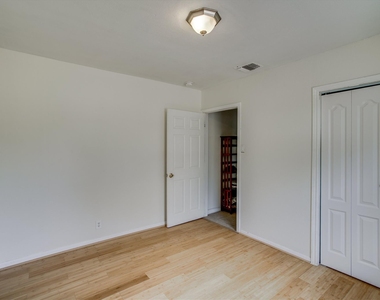 4615 Ribbecke Ave - Photo Thumbnail 13