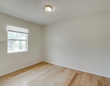4615 Ribbecke Ave - Photo Thumbnail 14
