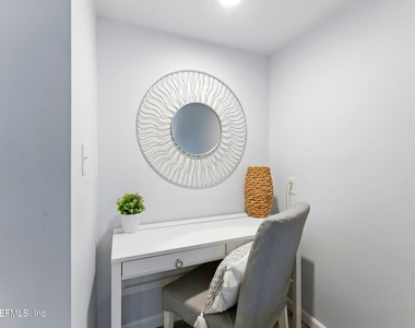 658 Summer Place - Photo Thumbnail 7