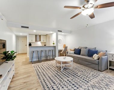 658 Summer Place - Photo Thumbnail 8