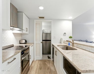 658 Summer Place - Photo Thumbnail 3