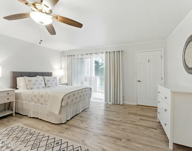 658 Summer Place - Photo Thumbnail 10