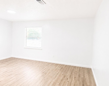 4727 Southern Pacific Drive - Photo Thumbnail 13
