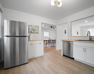 1105 Julienne Drive - Photo Thumbnail 7