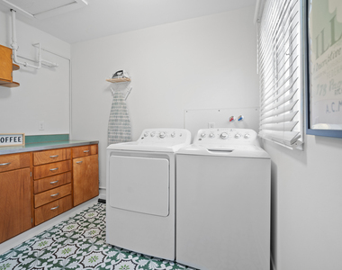 1105 Julienne Drive - Photo Thumbnail 11