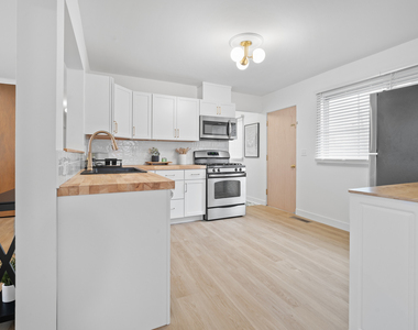 1105 Julienne Drive - Photo Thumbnail 5