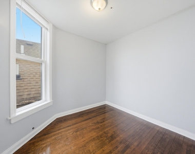 7242 S May Street - Photo Thumbnail 6