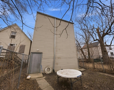 7242 S May Street - Photo Thumbnail 10