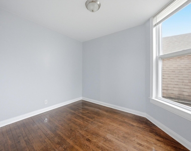 7242 S May Street - Photo Thumbnail 8