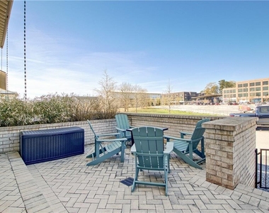 580 Heatherden Avenue - Photo Thumbnail 3