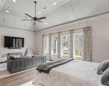 5265 Peachtree Dunwoody Road - Photo Thumbnail 12