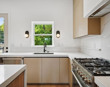 1570 Flat Shoals Rd Se - Photo Thumbnail 6