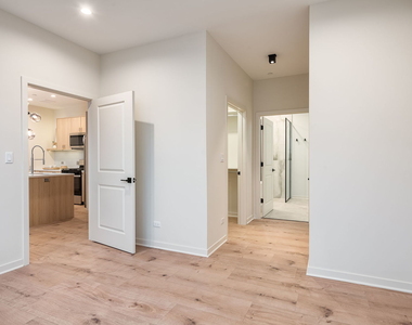 8003 W Belmont Avenue - Photo Thumbnail 10