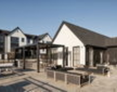 8037 W Belmont Avenue - Photo Thumbnail 27