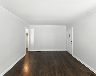 1411 Mercer Avenue - Photo Thumbnail 13
