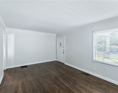 1411 Mercer Avenue - Photo Thumbnail 12