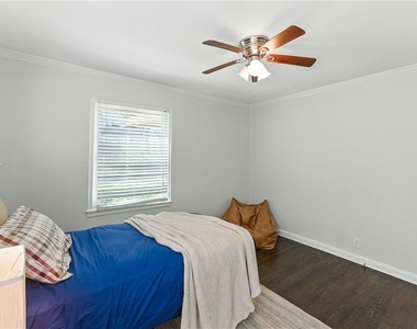 1411 Mercer Avenue - Photo Thumbnail 8