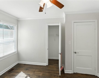 1411 Mercer Avenue - Photo Thumbnail 10