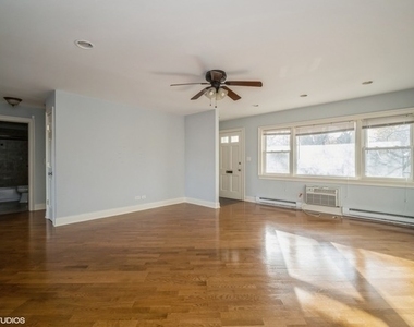 1337 1st Street - Photo Thumbnail 3