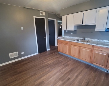 14521 S Richmond Avenue - Photo Thumbnail 5