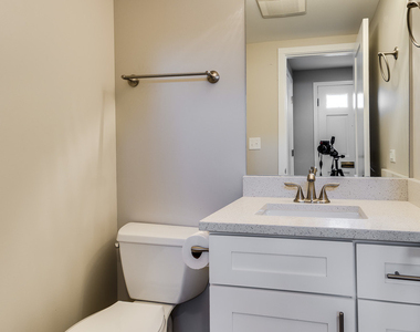 3119 Lake Avenue - Photo Thumbnail 16