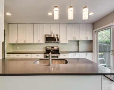 3119 Lake Avenue - Photo Thumbnail 4