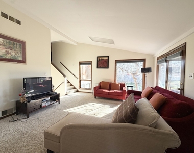 0n469 Purnell Street - Photo Thumbnail 4