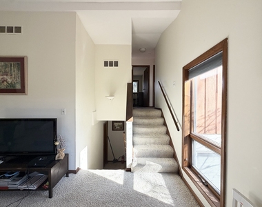 0n469 Purnell Street - Photo Thumbnail 8
