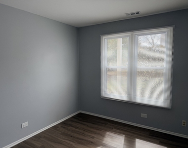 1312 Coventry Circle - Photo Thumbnail 13