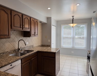 1312 Coventry Circle - Photo Thumbnail 8