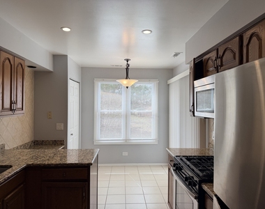 1312 Coventry Circle - Photo Thumbnail 9