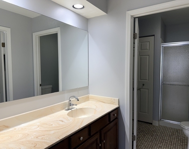 1312 Coventry Circle - Photo Thumbnail 22