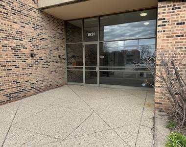 1931 Prairie Square - Photo Thumbnail 3