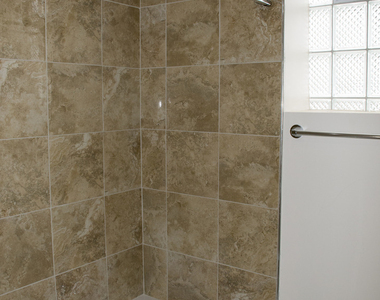 2318 S Marshall Boulevard - Photo Thumbnail 10