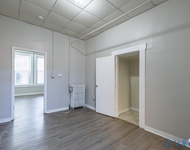 102 N Lombardy Street - Photo Thumbnail 3