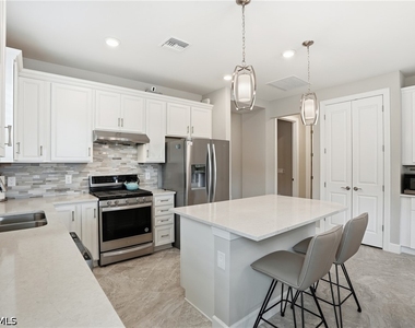 12361 Canal Grande Drive - Photo Thumbnail 10