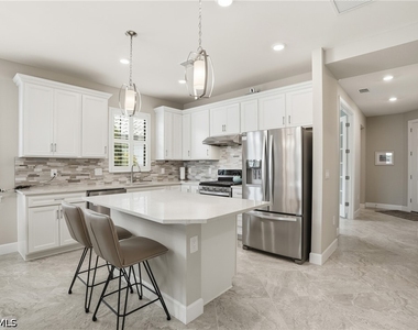 12361 Canal Grande Drive - Photo Thumbnail 9