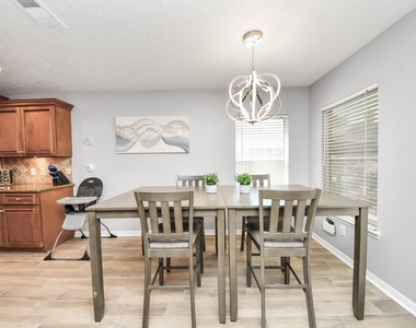 12711 Laurel Bank Way - Photo Thumbnail 10