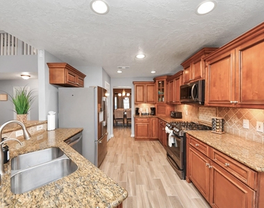 12711 Laurel Bank Way - Photo Thumbnail 13