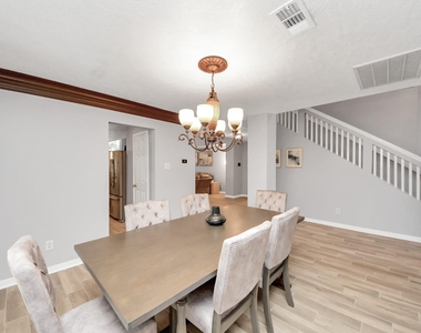 12711 Laurel Bank Way - Photo Thumbnail 16