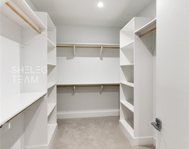 808 Crawford Street - Photo Thumbnail 4