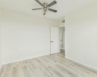 5922 Fairdale Lane - Photo Thumbnail 15