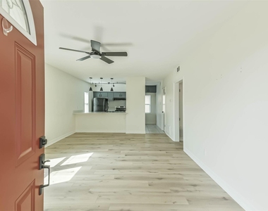 5922 Fairdale Lane - Photo Thumbnail 4