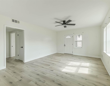 5922 Fairdale Lane - Photo Thumbnail 8