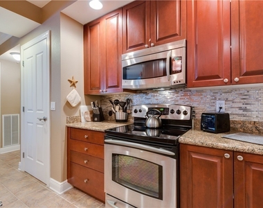 2825 Palm Beach Boulevard - Photo Thumbnail 9