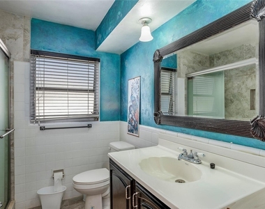 806 Entrada Drive N - Photo Thumbnail 11