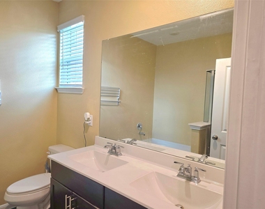 17806 Juneberry Seed Street - Photo Thumbnail 7