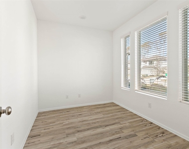 7594 Angels Landing Lane - Photo Thumbnail 12