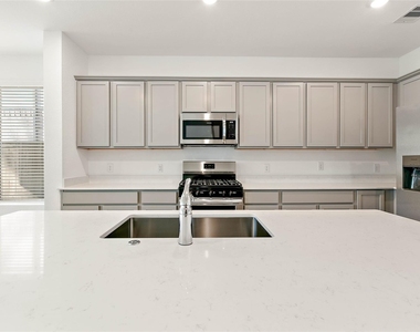 7594 Angels Landing Lane - Photo Thumbnail 8